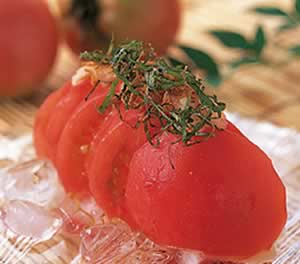 トマトとじゃこのカリカリサラダ