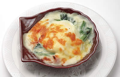 お手軽ほうれん草と卵のグラタン