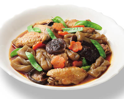 干ししいたけと手羽先のピリ辛煮付け