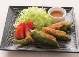 万願寺とうがらしの挽き肉挟み揚げ