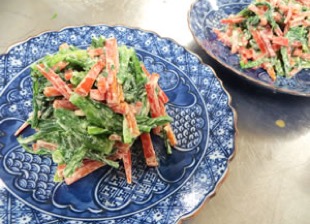 菊菜と金時にんじんのチーズ白和え